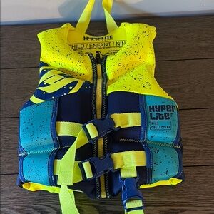 Hyperlite Kids Life Vest in Yellow and Blue